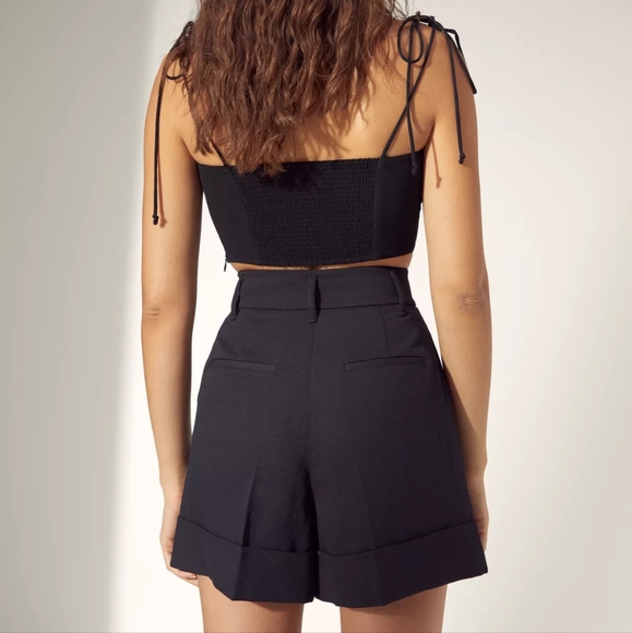 Aritzia Wilfred Labyrinth cuff dress shorts - Picture 2 of 6